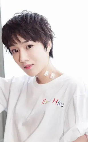 沙海举办发布会陈泇文清爽亮相被赞初恋脸