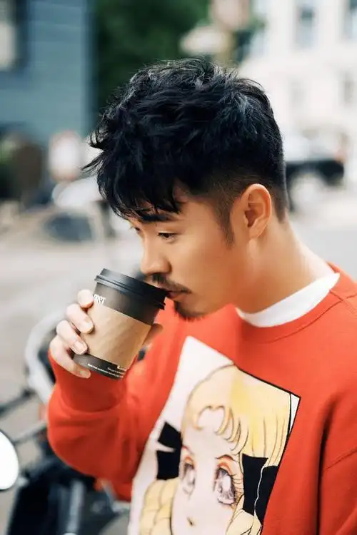 陈赫当年到底有多帅看了他年轻时的照片后网友绝对的校草