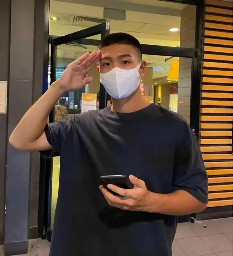 像彭于晏一样敢留寸头的男生才是真帅哥