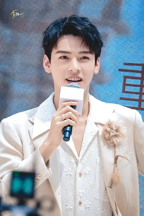 20240417 fresh活动    (^ω^)@龚俊simon