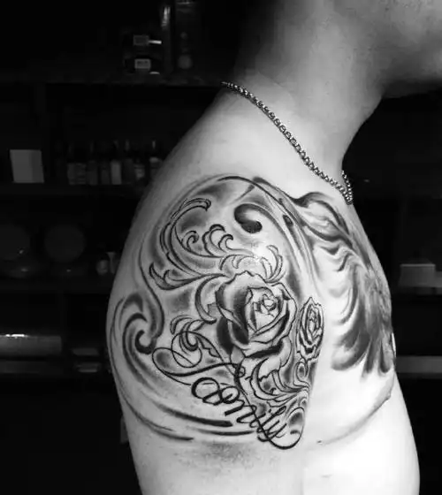 半甲狮子头纹身图片威武霸气