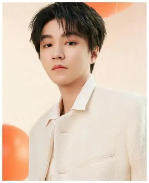 以独特方式绽放,称今"最熟悉的陌生人"|王源|王俊凯|娱乐圈|易烊千玺