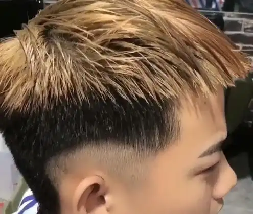 小伙剪完发型后有种社会人的高冷气质女生精神小伙有点小帅