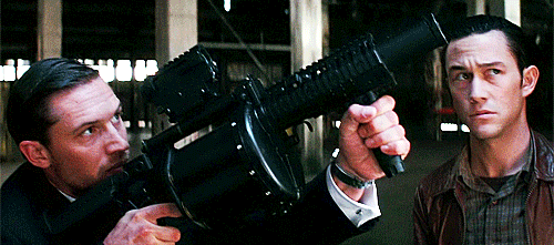 盗梦空间开枪瞄准爆炸gif动图_动态图_表情包下载_soogif