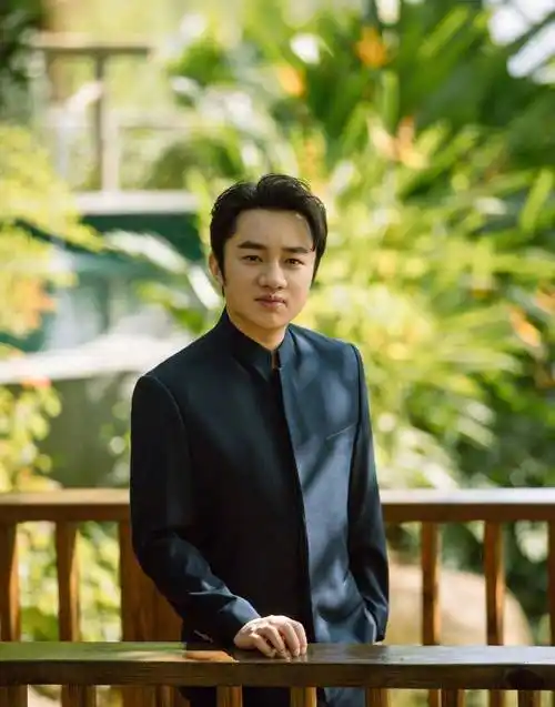 王祖蓝大谈电视节目发展,指港星影响内地节目,劝香港观众大方点_父亲