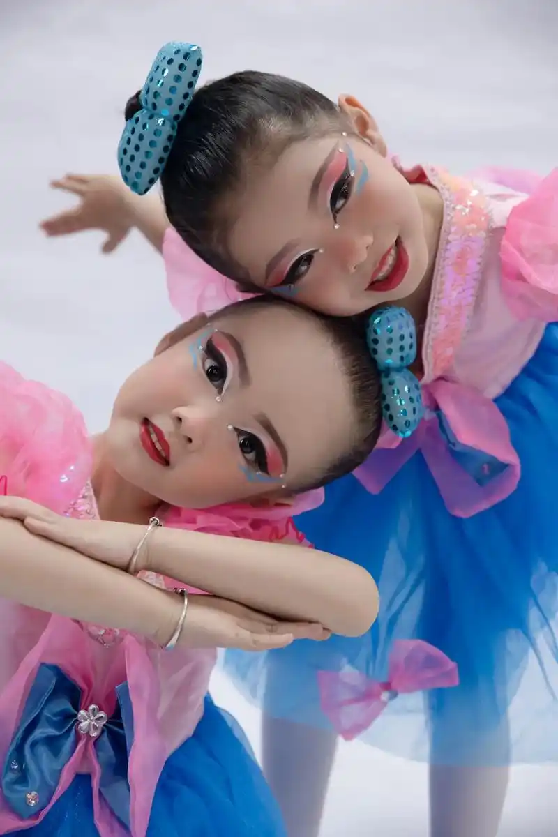 儿童舞台妆 #舞台演出 #儿童舞台妆怎么画 #儿童节表演  - 抖音