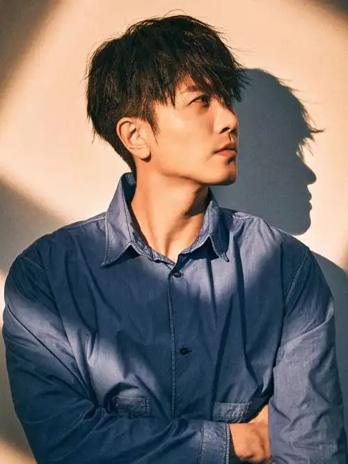 彭冠英电子刊我先冲了姐妹们