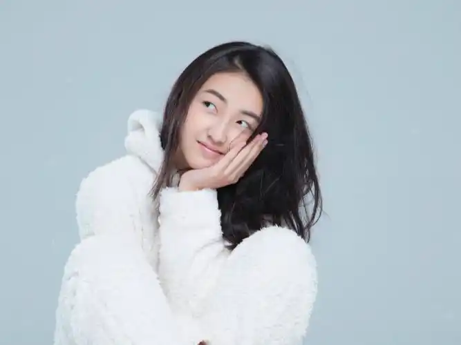 看个喜剧片,却被这个00后活活吓哭!天生戏精张子枫,爱她你怕了吗?