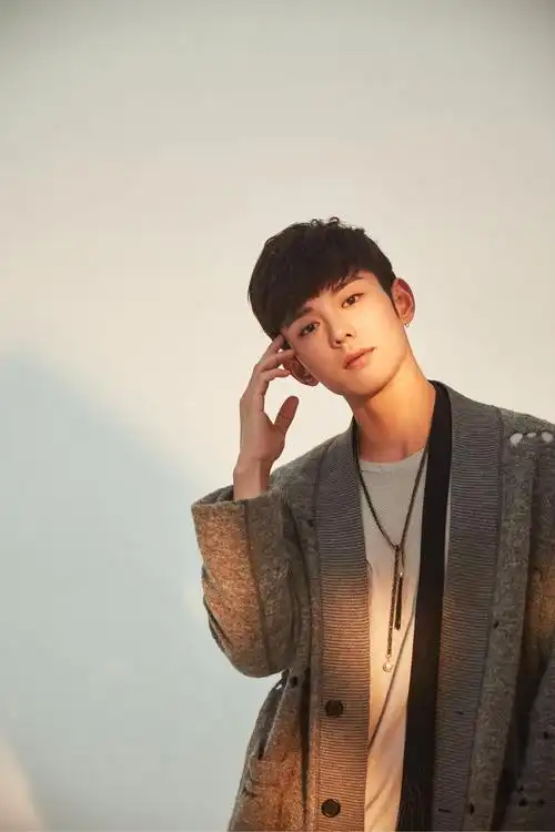 90后新生代偶像蓝博帅气写真图片[4/6]_明星_美桌网