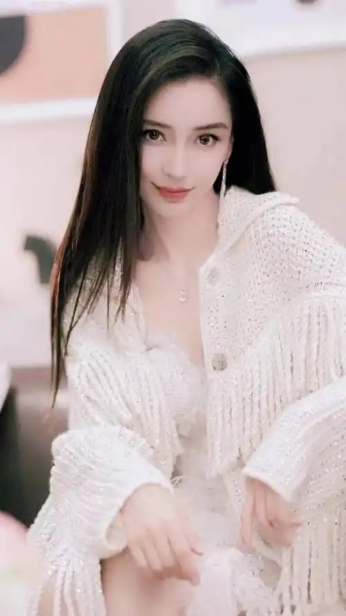 杨颖这组照片自然大方美丽