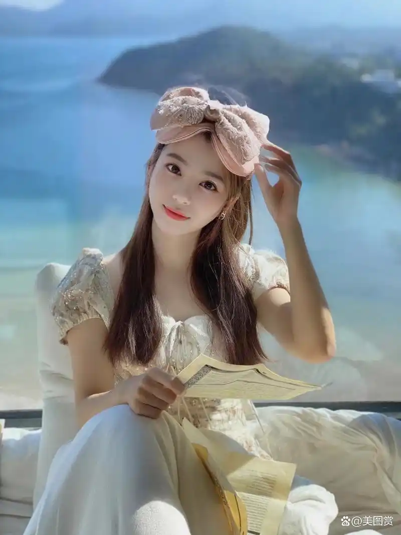 颜值天花板的美女,长相甜美又可爱漂亮,颜值可以秒杀90%女星