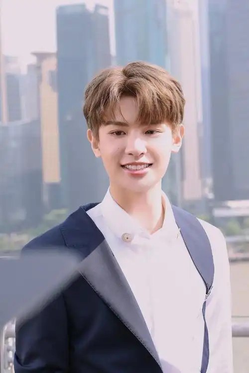 黄明昊好可爱啊