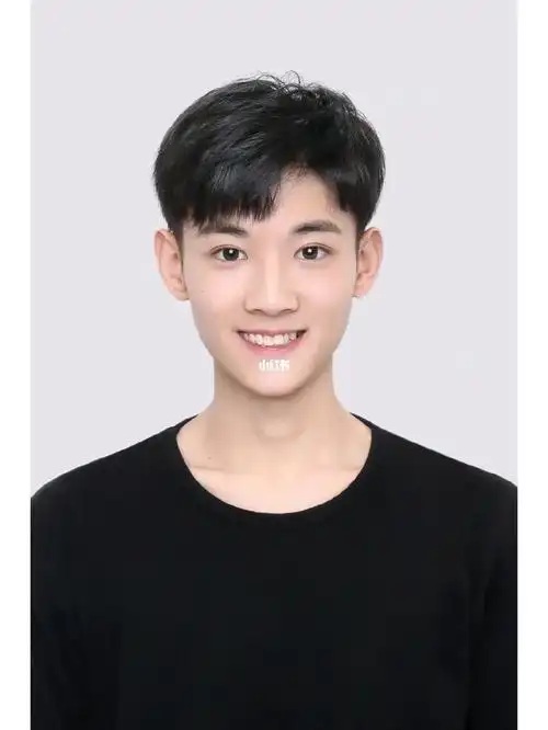 证件照选白还是选黑