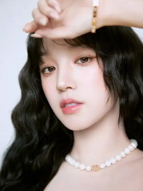 宋雨琦白珍珠##宋雨琦深v白吊带