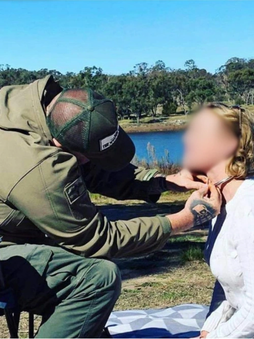 假婚礼,真性奴,戴项圈,关笼子……又一澳大利亚性邪教浮出水面