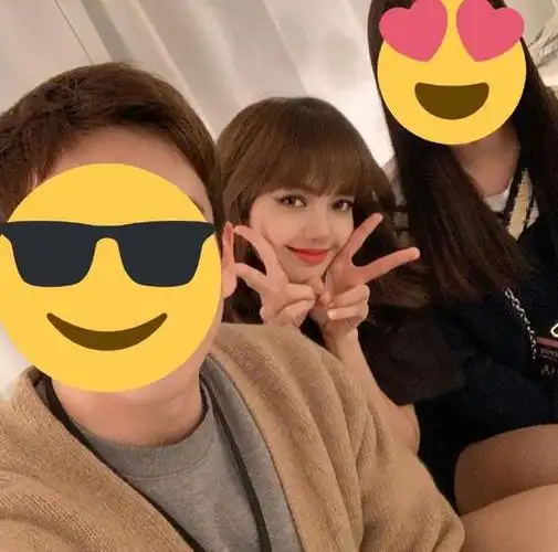 不愧是金家的第四个孩子,智秀嫂子更新和lisa合照