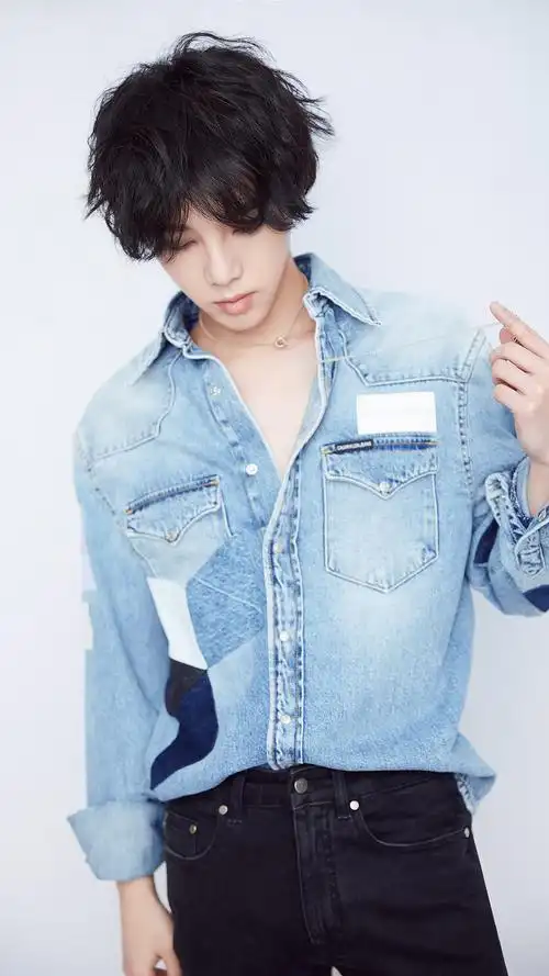 华晨宇帅气写真手机壁纸