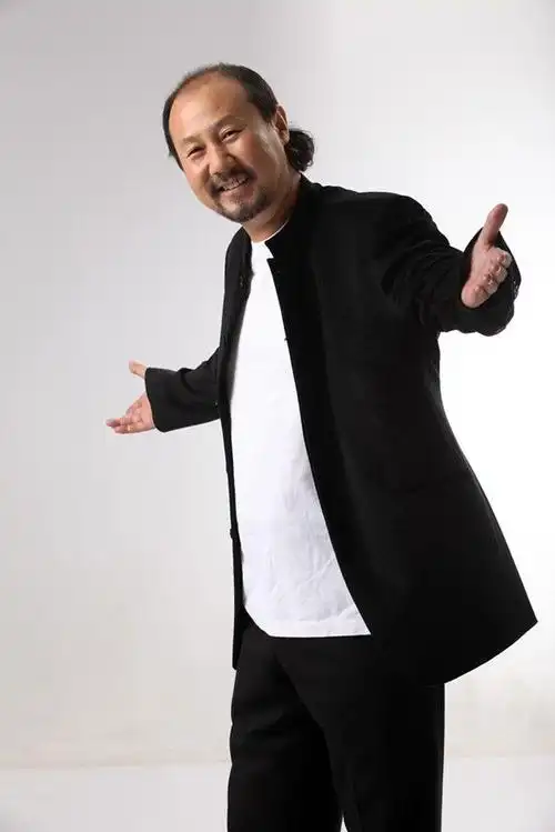 太尴尬腾格尔酒喝多了将几十万的玉马送人酒醒又去找朋友要