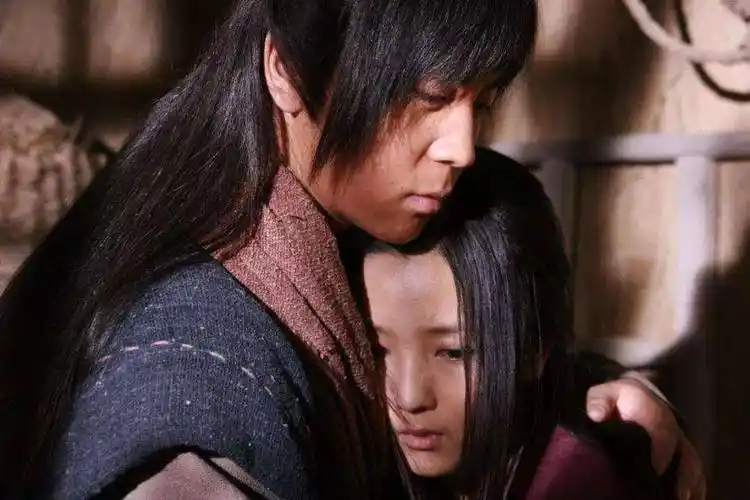 而释小龙则与一名叫王若伊嫩模传出了恋情.