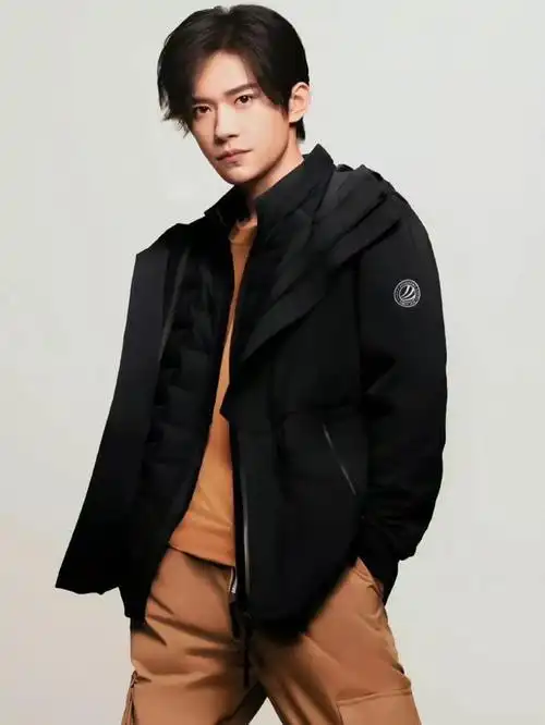 易烊千玺|同款波司登秋冬外套,可以get一波同款外套啦