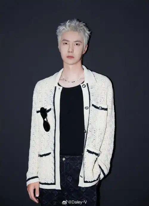 v-style##王一博 香奈儿#@uniq-王一博的一组3439323536