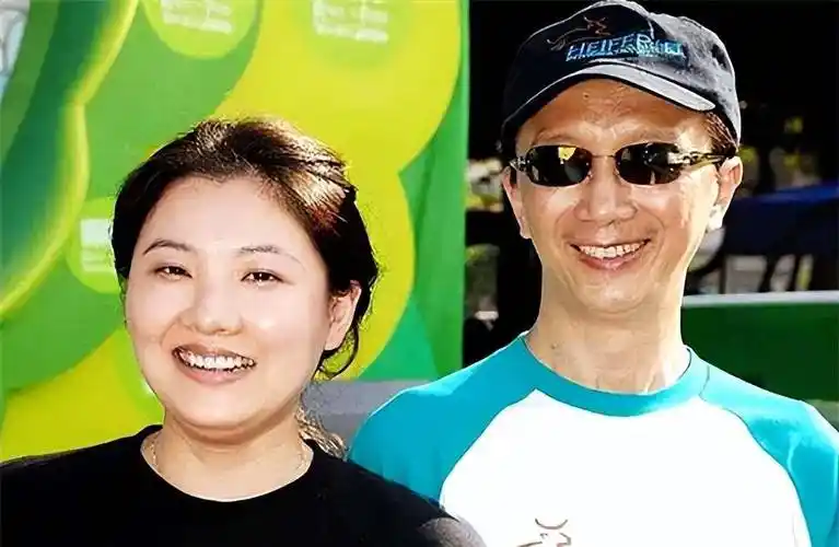 已经过了四十岁的她,却选择为丈夫生下第四个孩子,这个决定看似冒险