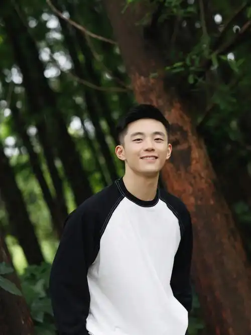 男生心机伪素颜/1分钟变身帅气男神