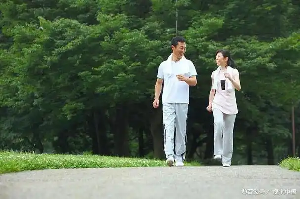 长期坚持步行锻炼效果如何?强度不够,运动量不够,可能白练!