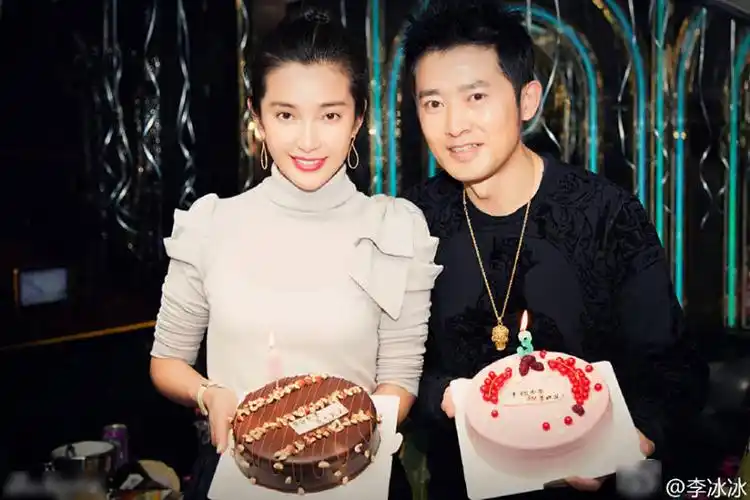 被曝光恋情的女星正是李冰冰,据全明星探爆料,名为许文楠的帅气男子