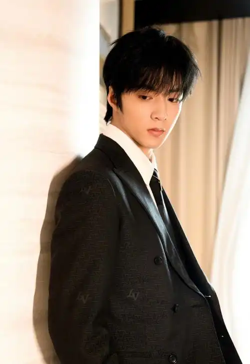 北京国际电影节##北影节红毯##刘耀文红毯生图