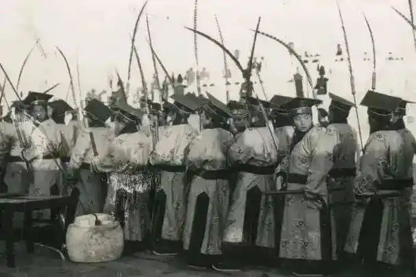 旧影|1910-1929,铁皮箱中的半部民国史_袁世凯_约翰·詹布鲁恩_北京