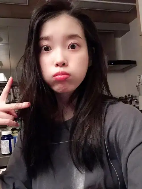 manwoojeol(愚人节)#i_am_hungry#我_还_想看_更多__iu_照片7573