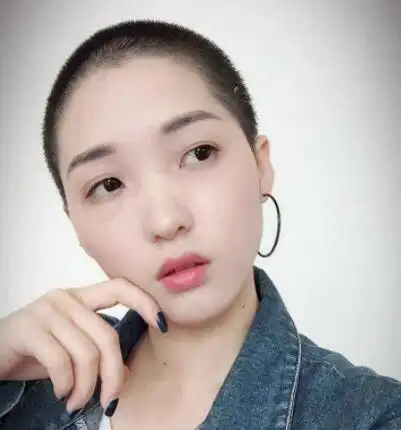 女孩帅气露耳寸头发型图片 露耳寸头很迷人_女生发型_西子美发网