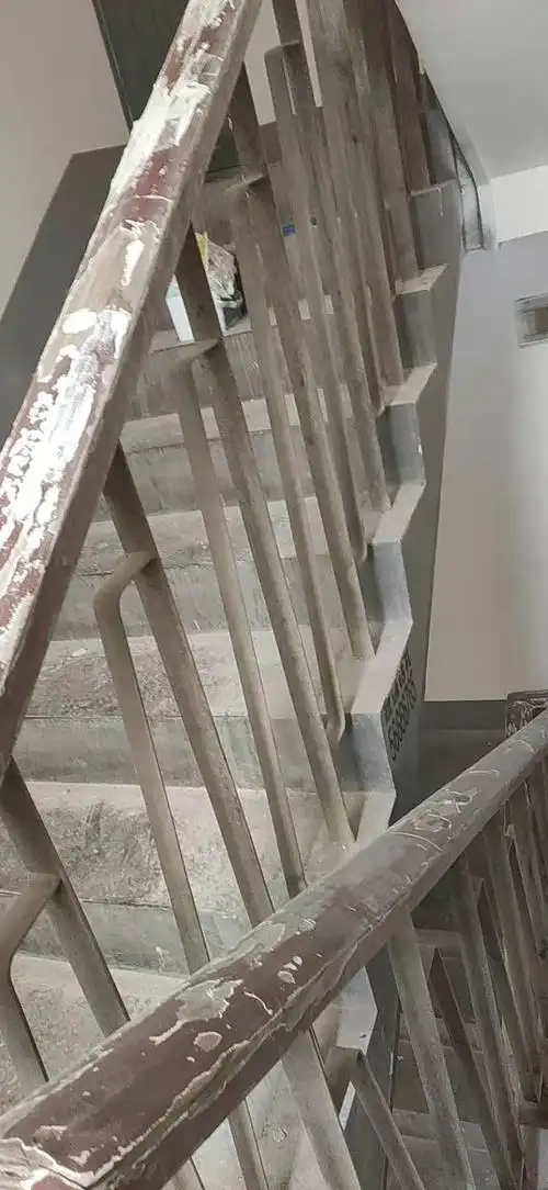 河南郑州楼梯扶手刷漆要