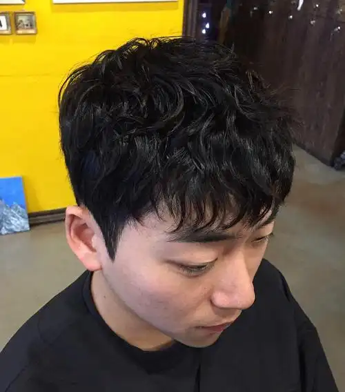 男生最新烫发流行款式,帅气蓬松纹理烫,烫完后整体气质瞬间提升