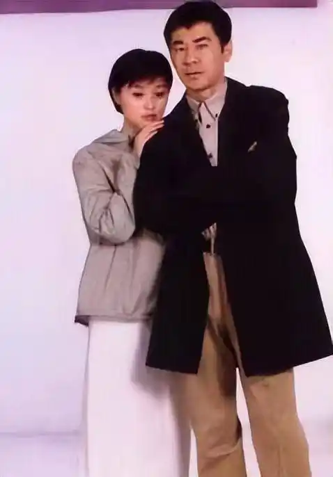 吴越:和陈建斌在一起五年惨遭抛弃,婚姻不一定是女人最终的归宿_篆刻