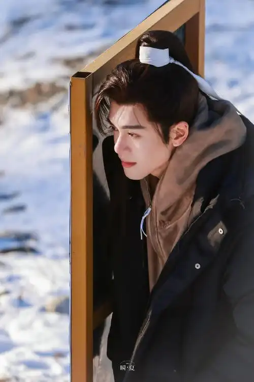 曾舜晞超话/#曾舜晞七夜雪#喜欢你每一面但是最喜欢你明媚的样子我的