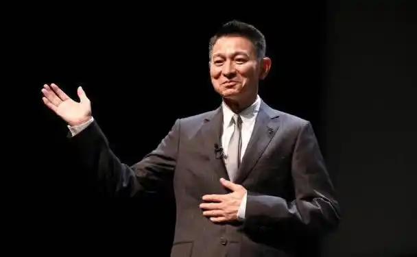 刘德华亮相国际电影节获特别贡献奖分享40年职业历程