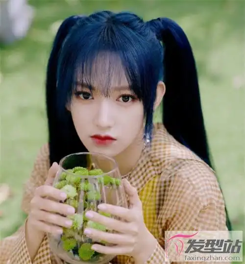 程潇迷雾蓝双马尾灵动甜美元气满满