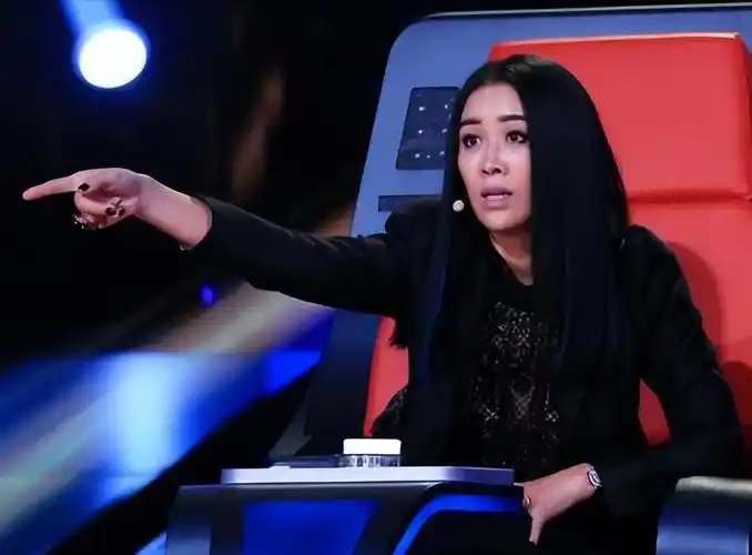 与那英老死不相往来的三位明星,两位退出娱乐圈,一位已天人永隔_音乐