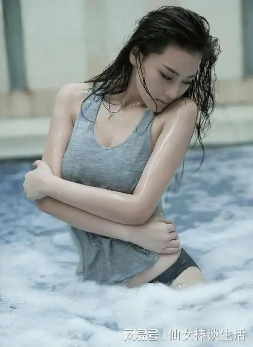 张馨予写真曝光水中上演湿身魅力舞蹈网友瞬间霸屏