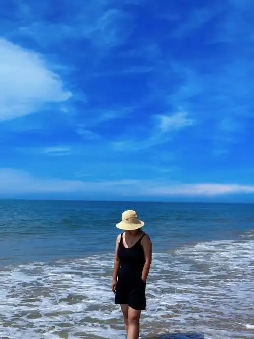 海南三亚风景 #阳光沙滩海浪 #海边就要这个感觉 #三亚  - 抖音