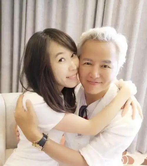 张庭老公亲密视频女主被扒更多私照流出自称掌管650家公司