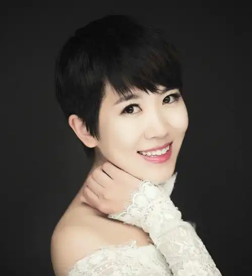 影视动态导读篇长相丑恶反派专业户娶小17岁美丽老婆女儿也很美