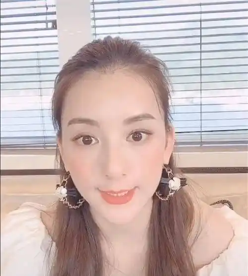 网曝方媛和郭富城已离婚?本尊晒七夕情人节礼物破谣言,心情大好