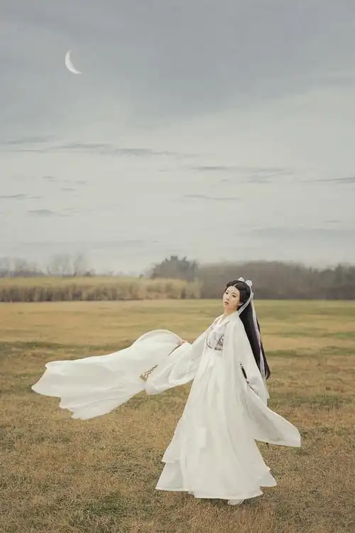 白衣汉服写真-第1张