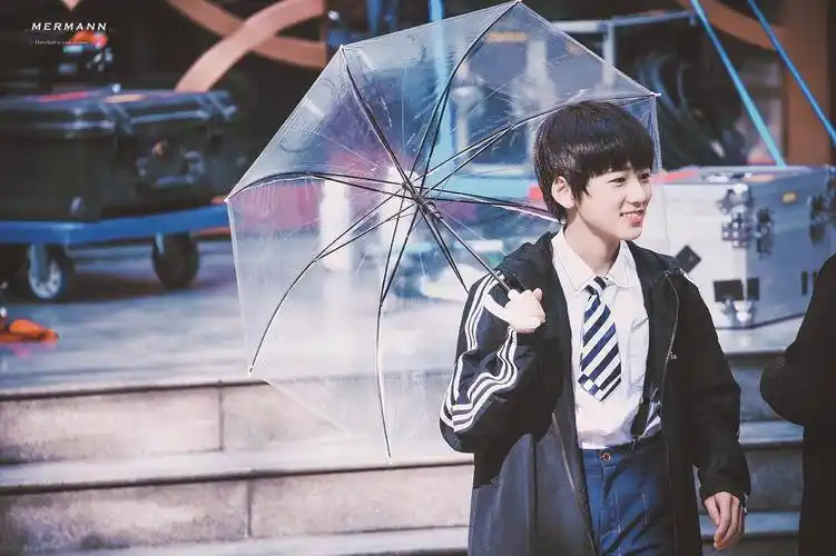 新人进组报道,宋亚轩电脑壁纸🈶或许有人想充实我的文件夹吗?