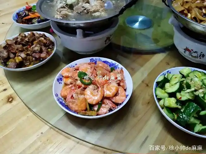 晒晒农村请客的宴席一桌16个菜比不上城里的好看可是很好吃