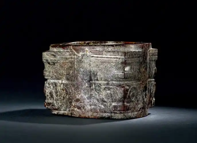 玉雕兽面纹琮-玉质金相—中国古代玉器艺术珍品-雅昌拍卖