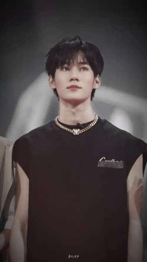 夏日少年派上线帅气体委张真源自信阳光好少年张真源夏日少年派